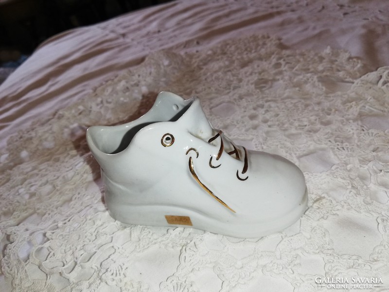 Aquincum lucky left-footed porcelain shoe