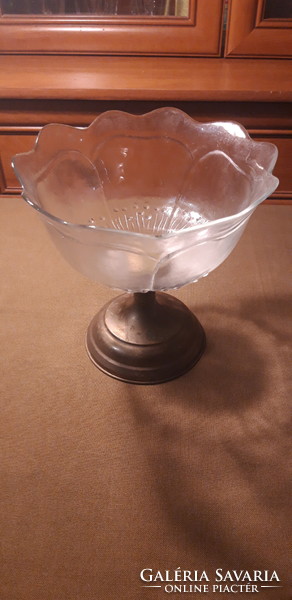 Art Nouveau glass fruit bowl in the shape of a flower cup with a copper base