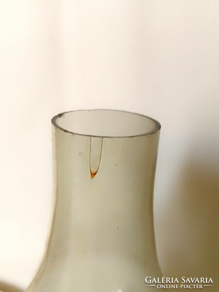 Antik régi kicsi virrasztó petróleum lámpa borostyán sárga öntött üveg füles test 1870 körül
