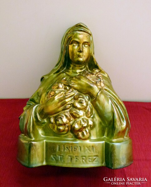 Lisieux-i Szent Teréz  Zsolnay eozin szobor