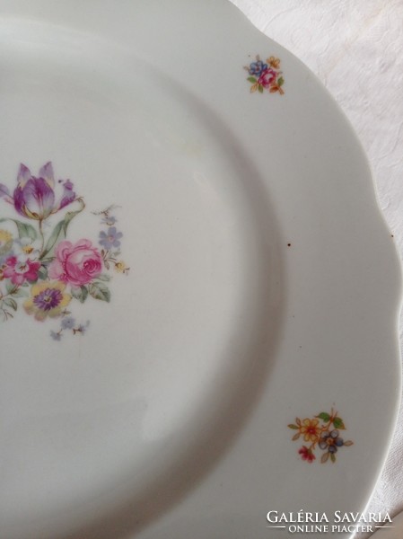 Zsolnay plate with tiny flowers, 24 cm in diameter