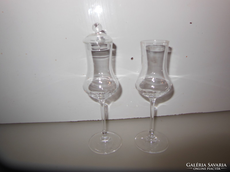 Glasses - 2 pcs - 18 x 5 cm - cognac - thick glass - Austrian - one is missing a lid