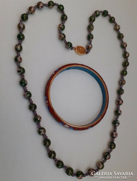 Old sophisticated hand-knotted fire enamel necklace with matching bracelet