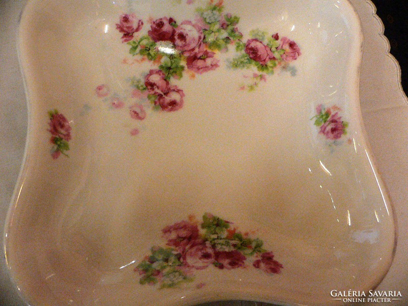 Rose patterned porcelain bowl