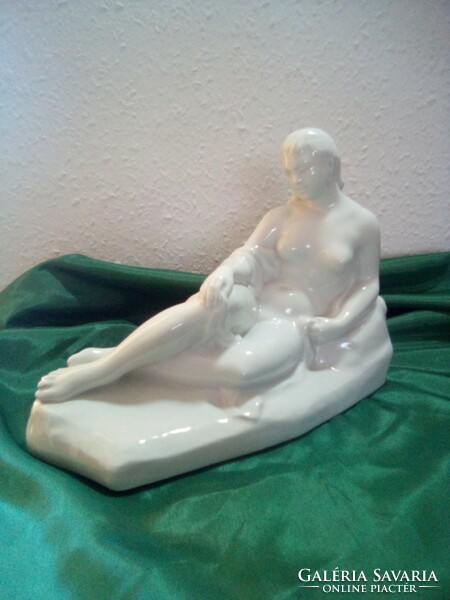 Nude statue of Mihály Dabóczi