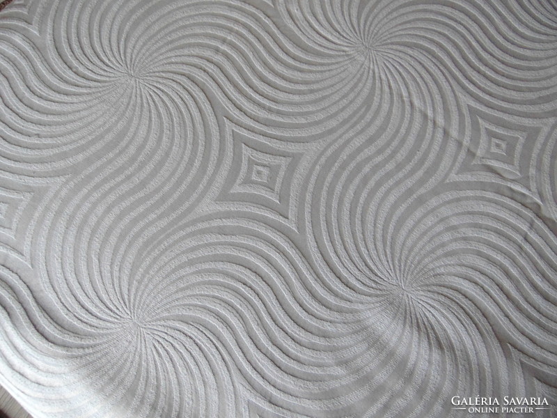 Szürke ágynemű  geometrikus mintákkal