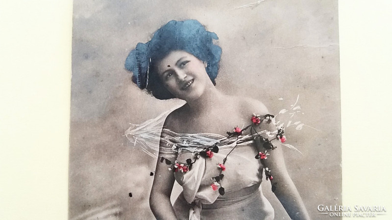 Régi képeslap 1920 körül női fotó levelezőlap