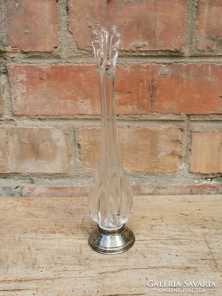 Spanyol ezüst talpú üveg váza