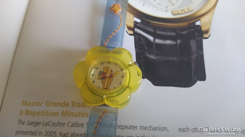 (K) original Disney Pooh children's watch