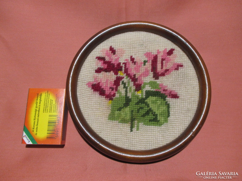 Small circular tapestry picture - cyclamen