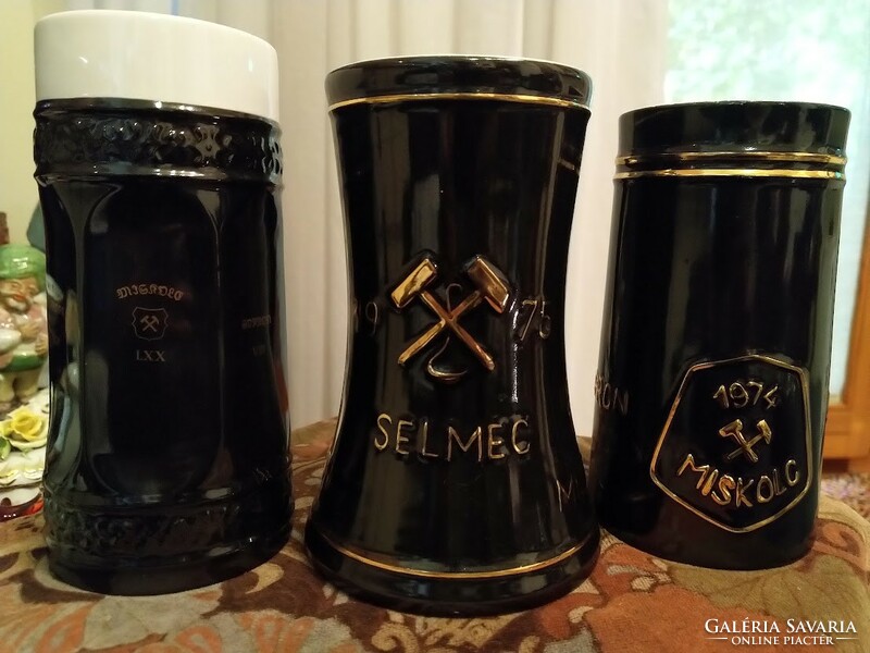 Hollóházi porcelán söröskorsók Selmecbánya - Miskolc - Sopron 1974, 1975, 1978 egyetemi emlék korsók
