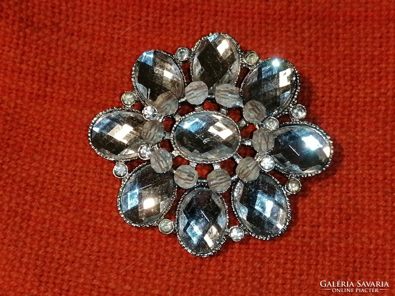 Silver-colored, mirror-like flower brooch (455)