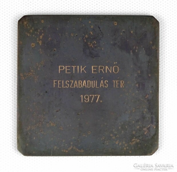 1K953 Felszabadulás tér Ferenciek tere építésének emlékplakettje díszdobozában 1977