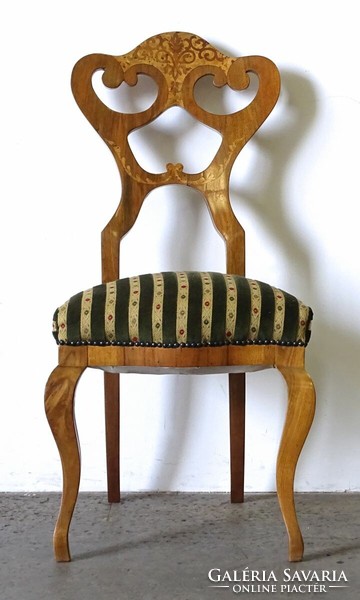 1L038 antique Biedermeier chair with back