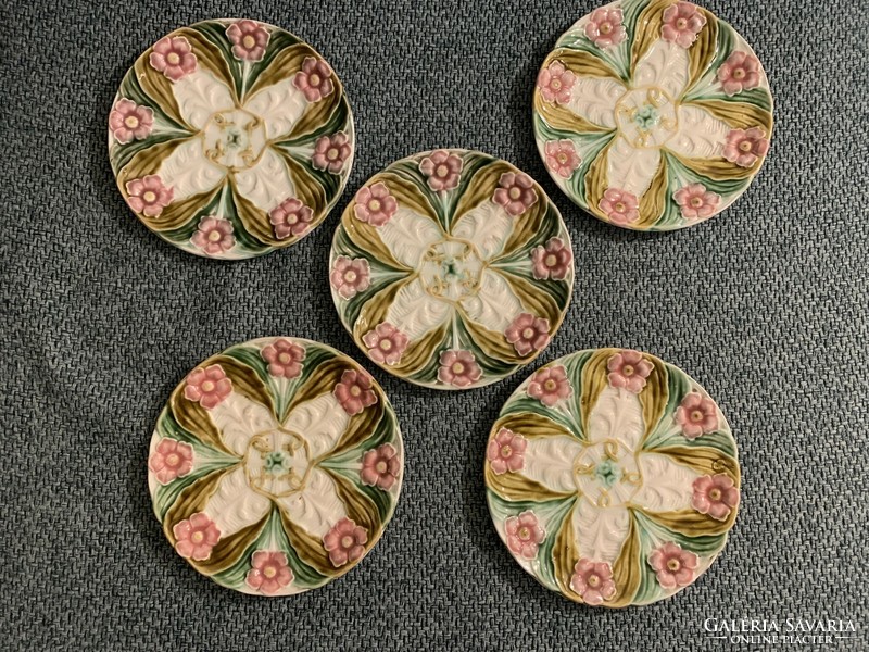 Szecessziós antik majolika / kerámia süteményes kistányérok / falitányérok