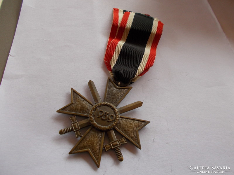WW2, German badge, ritterkreuz 2.Klasse mit schewrtern am band.Original