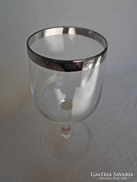 Régi ezüst peremű talpas pohár