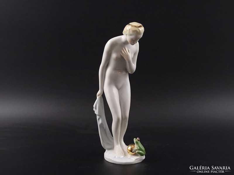 Queen of Herend and frog king nude figure