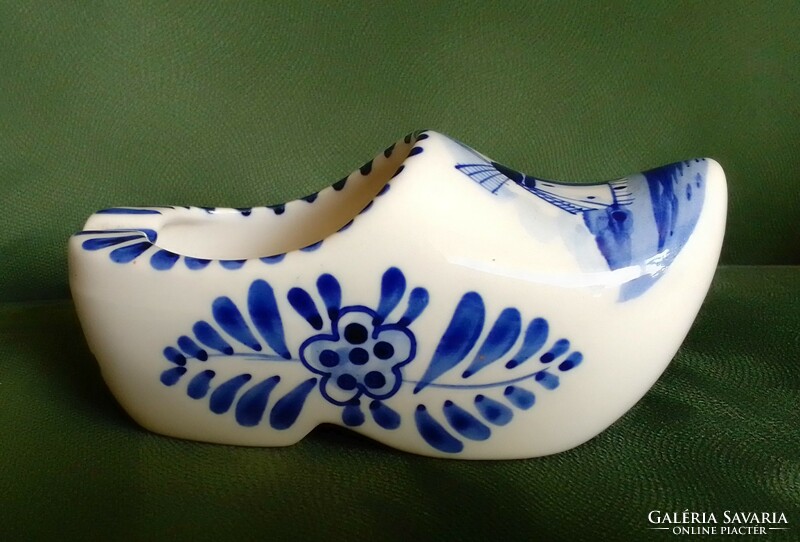 Kék-fehér kézzel festett jelzett számozott holland mázas porcelán papucs facipő hamutál hamutartó