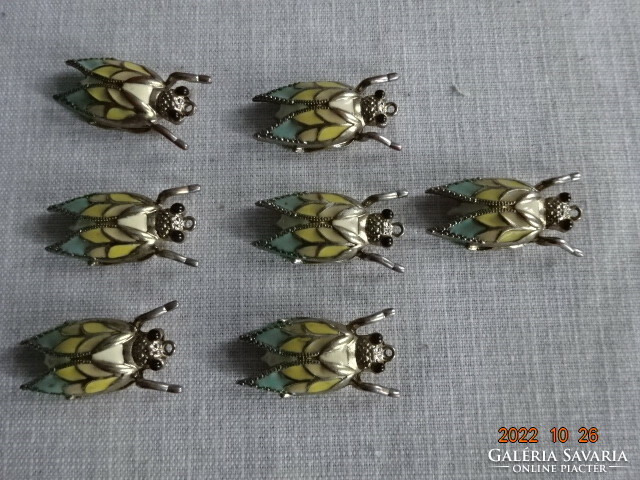 Fire enamel cicada, length 3.7 cm. He has!