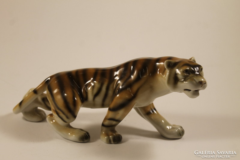 Royal dux tigris 668
