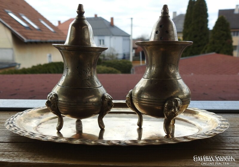 Antique lion head silver plated table salt and pepper spray set