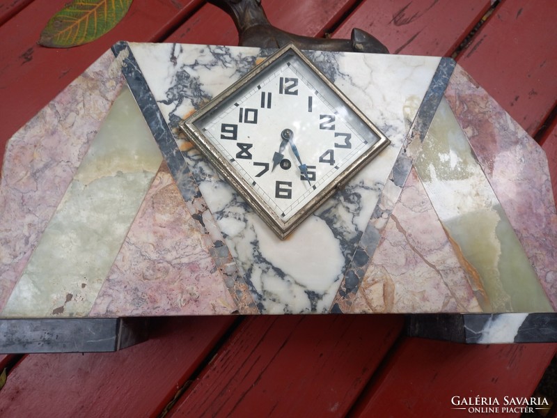 Francia, márvány art deco kandalló óra szet, bronz agár/kutyával