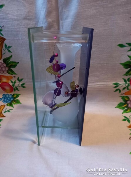 Érdekes asztali dísz és váza egyben üvegből
