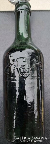 Coat-of-arms bottle with Dewwater inscription
