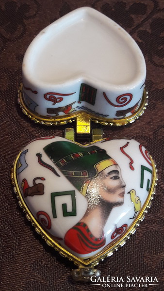 Egyptian porcelain cup, box 2. (M2996)