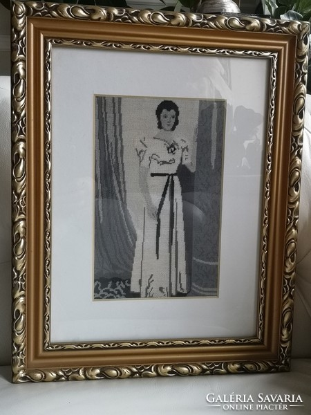 Antik tűgobelin, hölgy estélyi ruhában 1920-30