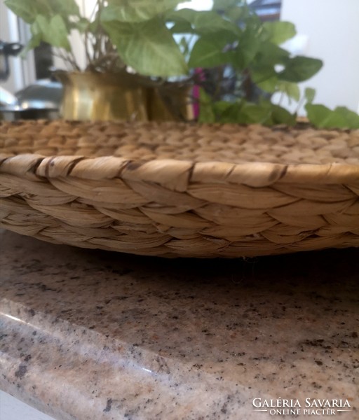 Natural, mat braided giant serving tray, 50 cm