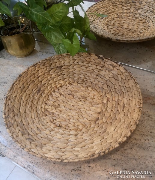 Natural, mat braided giant serving tray, 50 cm