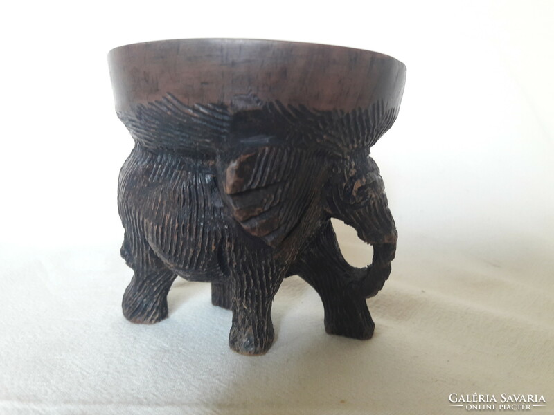 Kézzel faragott afrikai ébenfa elefánt szobor, hátán tálka, gyertya vagy mécses tartó