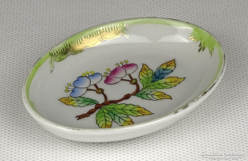 1L201 Herend porcelain ash tray with Victoria pattern