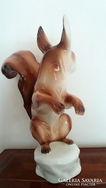 Régi nagy méretű 24 cm es Royal Dux vintage porcelán mókus