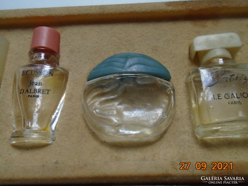 Les mumsure perfumes de paris (= the best perfumes in Paris) vintage perfume selection in mini bottles