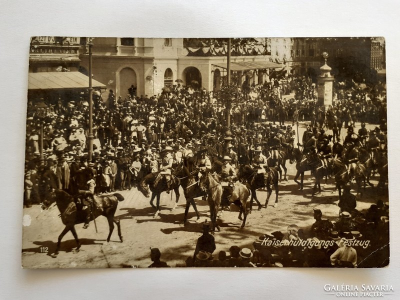 Régi képeslap 1913 lovas század felvonulása Bécsben