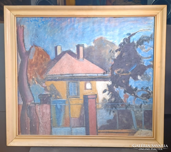 Angyalföldi Szabó Zoltán: Utcakép sárga házzal (pasztell, 87x77 cm) aukcionált kép