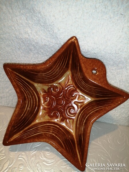 Kis csillag alakú, kerámia kuglóf forma, sütöforma, falidísz, dekoráció.