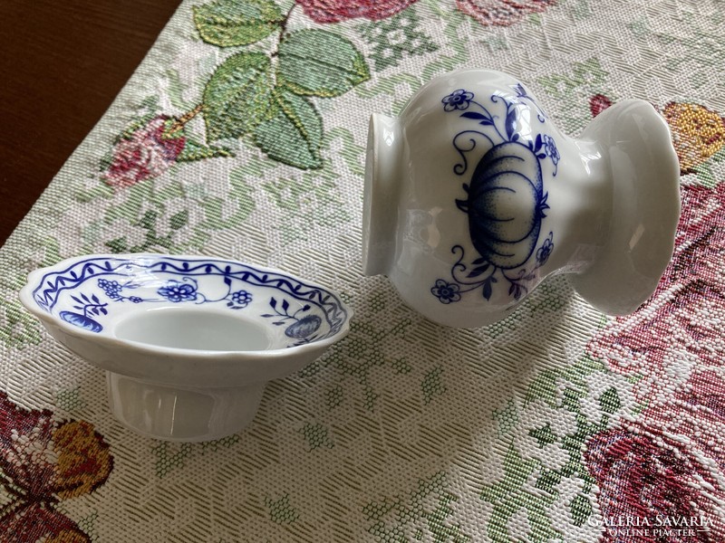 Porcelain candle holder with onion pattern, several types