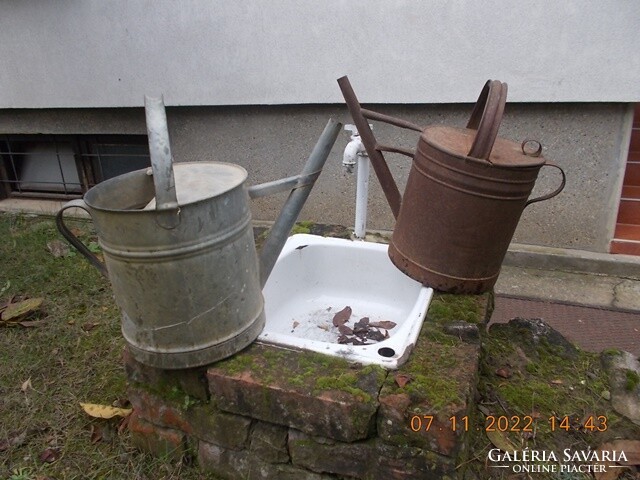 S22-56 used garden watering can.