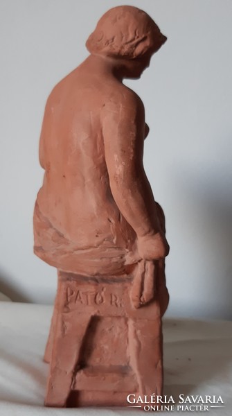 Pató Róza: ülő akt szobor, 21 cm