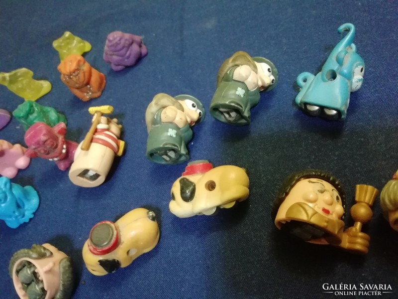 Old wind-up rolling and rare kinder figures 40 pcs