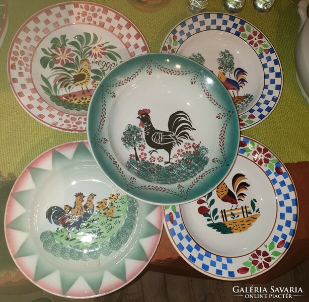 Wall plates with roosters from Wilhelmsburg