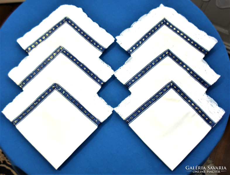 6 festive placemats or small tablecloths, with a lace border, with a star pattern
