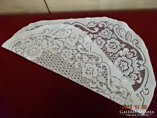 Oval lace tablecloth, machine work, size: 52 x 39 cm. He has! Jokai.