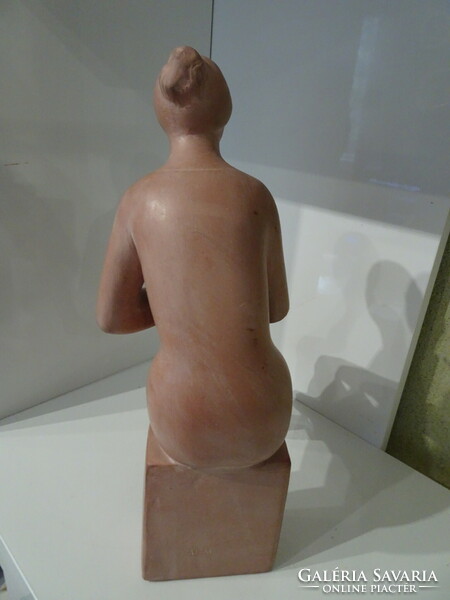 Nice flawless pál m. Marked ceramic sculpture.