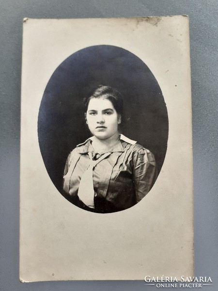 Régi hölgy fotó vintage női fénykép levelezőlap