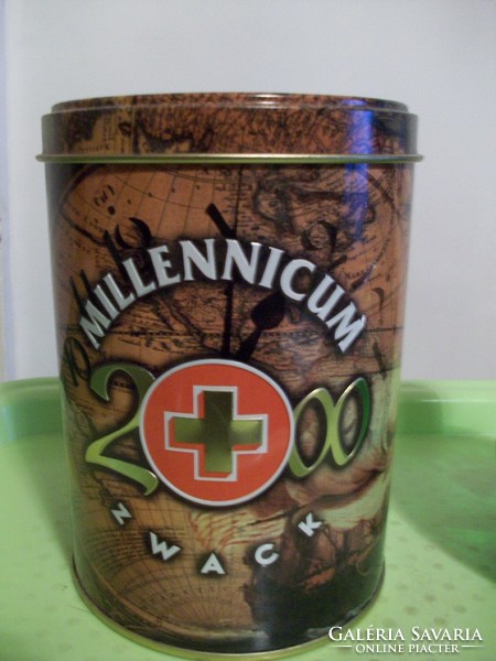 Unicum metal box, with 0.5 bottles of millenicum 2000